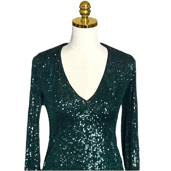 EXPRESS | Emerald Green Sequins Embellished Mini Cocktail Dress Size XS - Picture 6 of 10